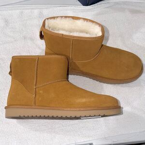 Koolaburra Tan Suede Boots with Plush Lining